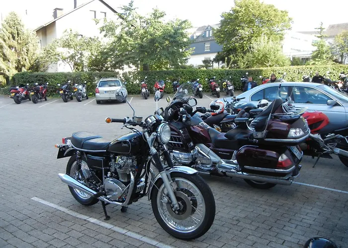 Hotel Bigger Hof - Wirtshaus Platzhirsch am Jahnplatz