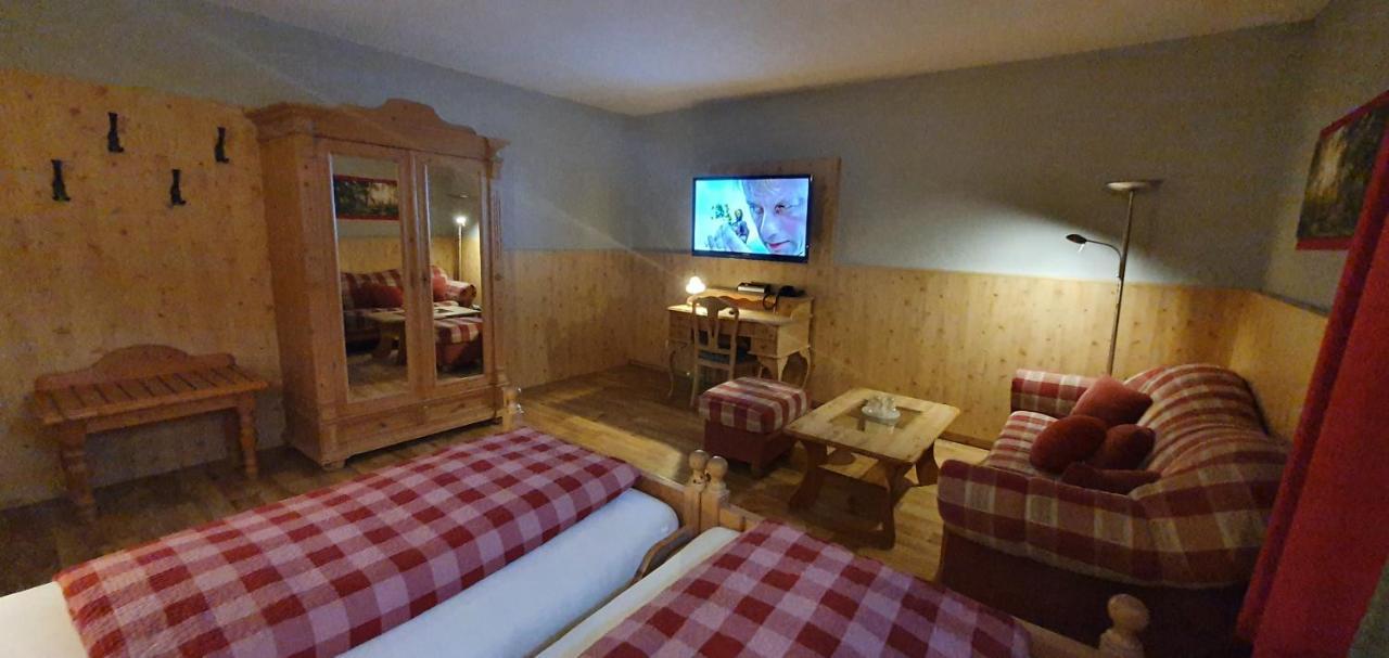 Bigger Hof - Wirtshaus Platzhirsch Am Jahnplatz 3* Ольсберг