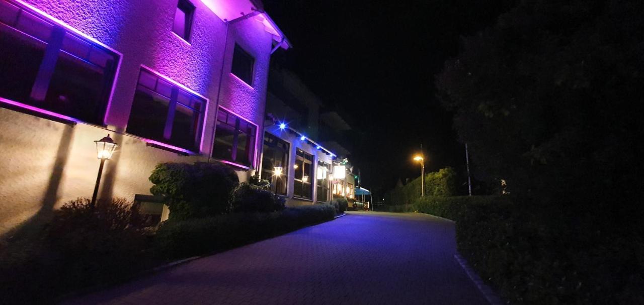 Bigger Hof - Wirtshaus Platzhirsch Am Jahnplatz Hotel Olsberg